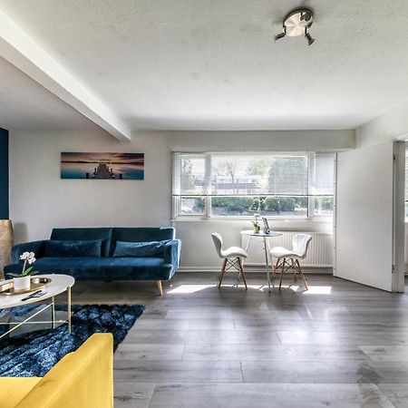 Contemporary 4 Bedroom Detached House With Parking And City Links 크로이던 객실 사진